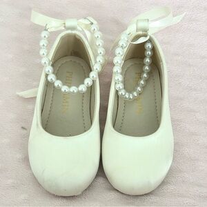 Toddler silky Cream Kids Shoes with Pearl Ankle Strap, size 6